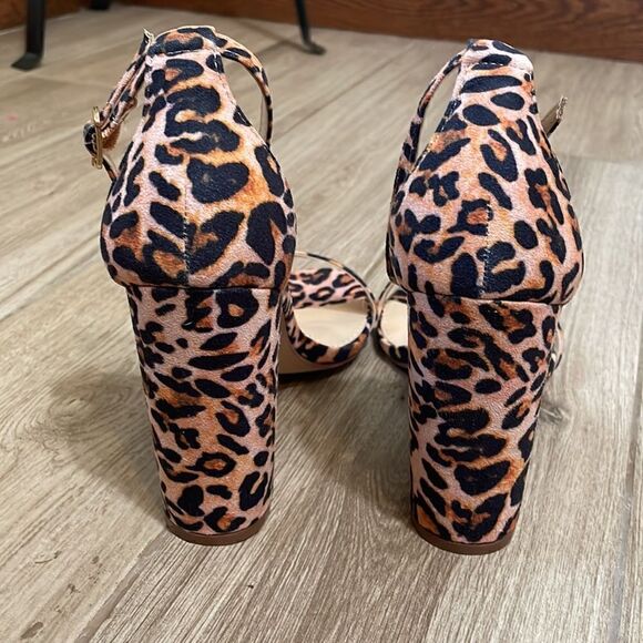 LULU’S animal print heels - Picture 4 of 8